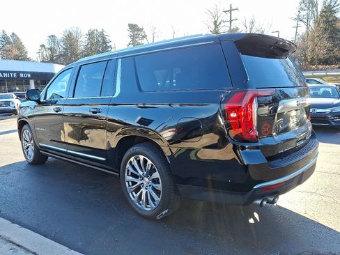 Used 2024 GMC Yukon XL Denali w/ Denali Reserve Package image 4
