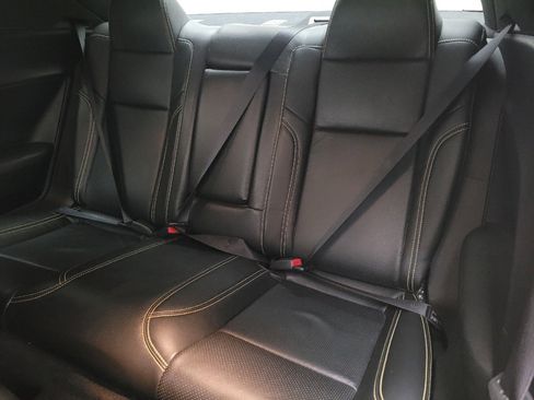 Used 2018 Dodge Challenger SXT image 18