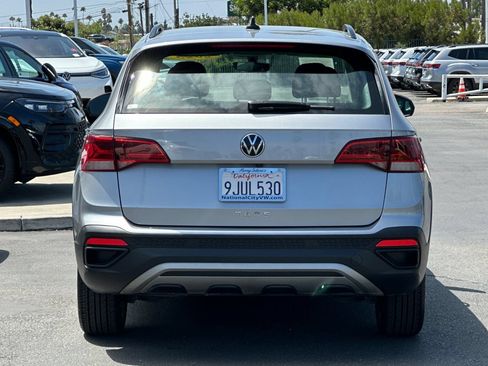 Used 2023 Volkswagen Taos S FWD image 5