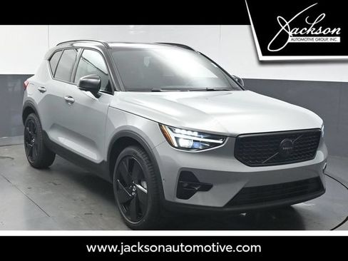 New 2026 Volvo XC40 B5 Ultra w/ Protection Package Premier AWD/4WD image 1