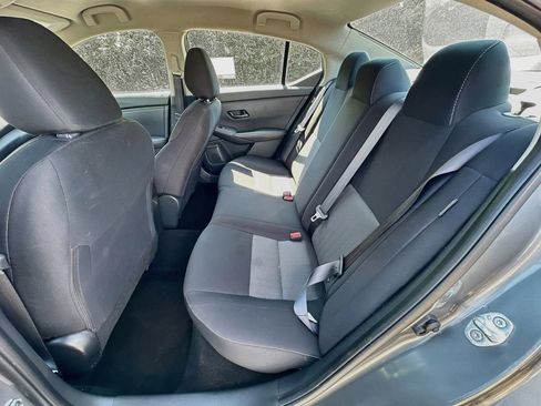 Used 2025 Nissan Sentra SV FWD image 30