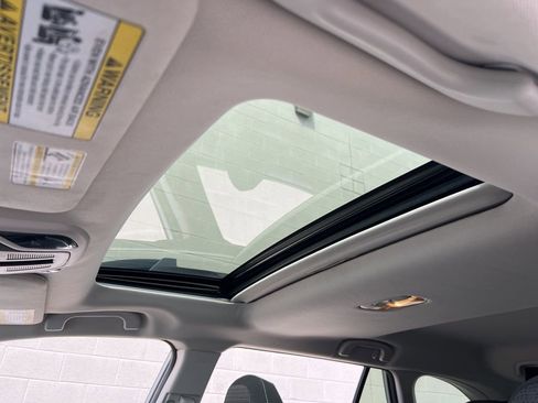 Used 2022 Subaru Outback Premium image 22