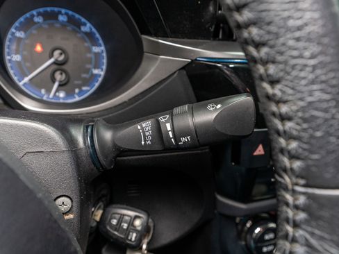 Used 2015 Toyota Corolla S image 24