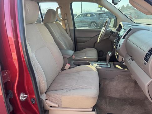 Used 2017 Nissan Frontier SV w/ SV Value Truck Package image 12