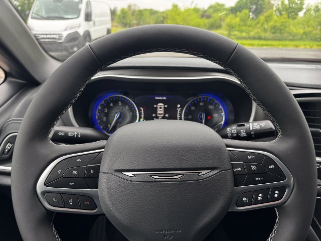 New 2027 Chrysler Pacifica Select FWD image 24
