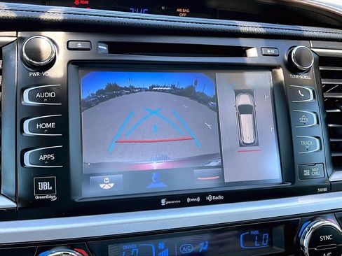 Used 2017 Toyota Highlander Limited Platinum AWD/4WD image 26