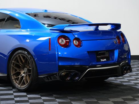 Used 2020 Nissan GT-R Premium AWD/4WD image 15