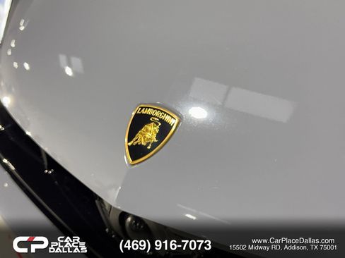 Used 2025 Lamborghini Urus SE AWD/4WD image 41