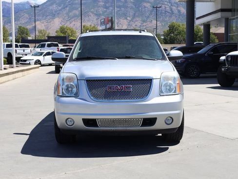 Used 2011 GMC Yukon Denali AWD/4WD image 9