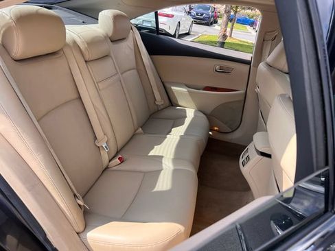 Used 2010 Lexus ES 350 w/ Preferred Accessory Package FWD image 23
