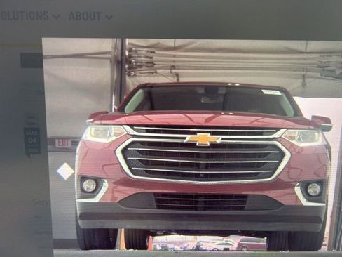 Used 2018 Chevrolet Traverse LT image 12