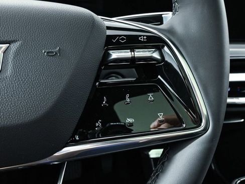 New 2025 Cadillac Lyriq Luxury image 12