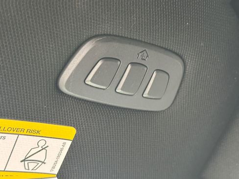 Used 2025 Lincoln Navigator Reserve AWD/4WD image 27