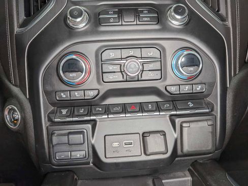 Used 2023 GMC Sierra 3500 Denali w/ Denali Ultimate Package image 31