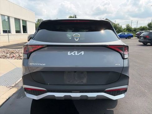 Used 2024 Kia Sportage EX AWD/4WD image 8