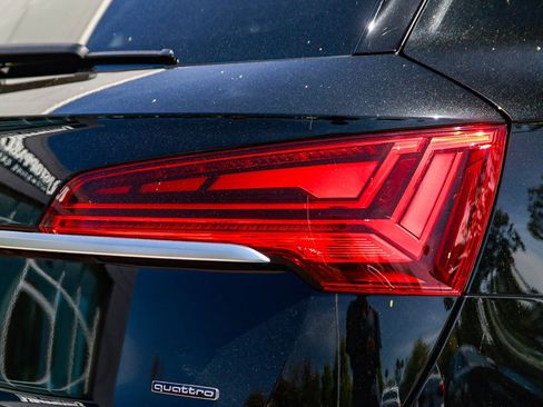 Certified 2024 Audi Q5 e Premium w/ Convenience Package AWD/4WD image 9