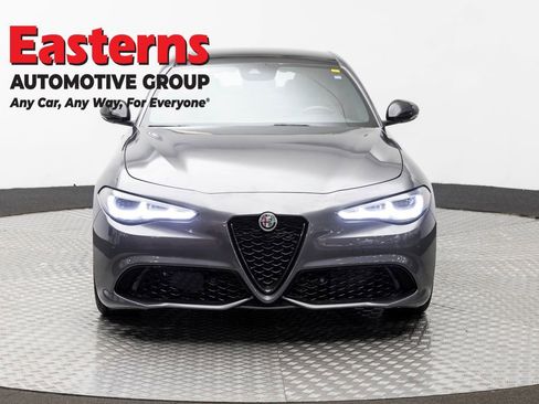 Used 2024 Alfa Romeo Giulia Veloce AWD/4WD image 2