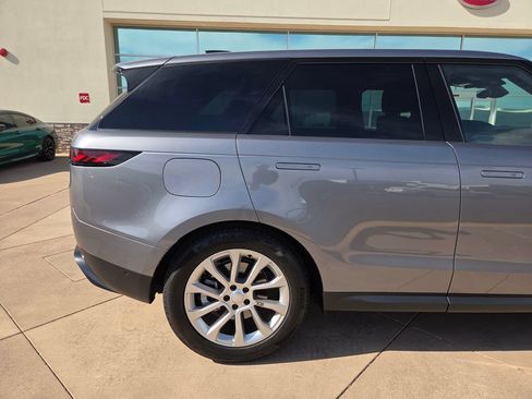 Used 2025 Land Rover Range Rover Sport AWD/4WD image 11