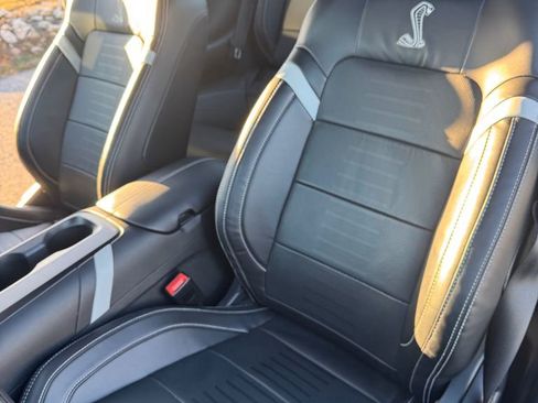 Used 2022 Ford Mustang Shelby GT500 w/ Technology Package image 11