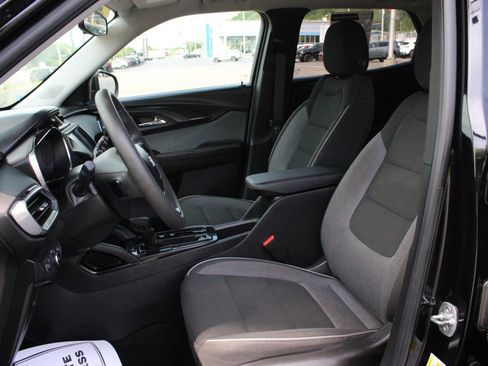 Used 2022 Chevrolet TrailBlazer LT FWD image 14