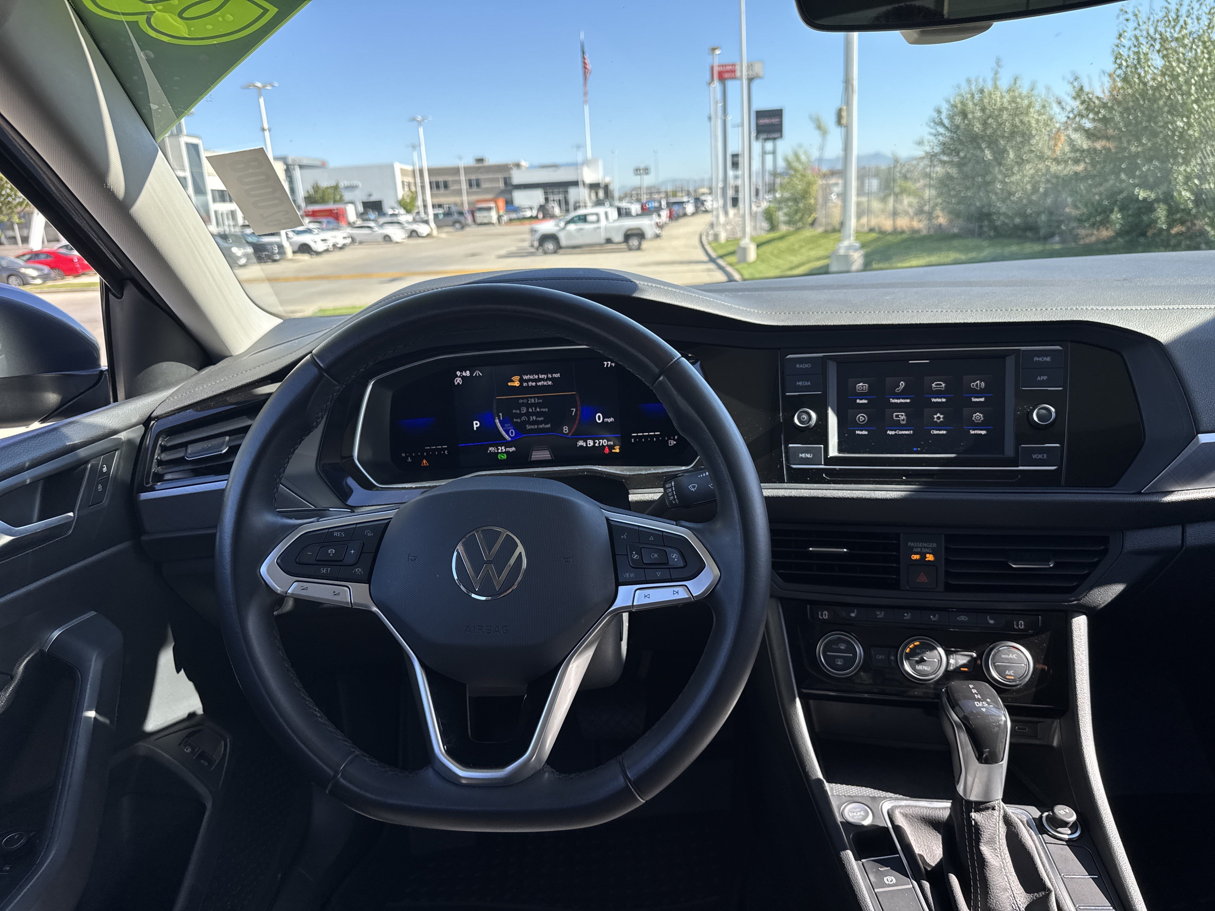 Used 2023 Volkswagen Jetta SE FWD image 17
