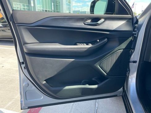 New 2025 Jeep Grand Cherokee L Altitude image 13