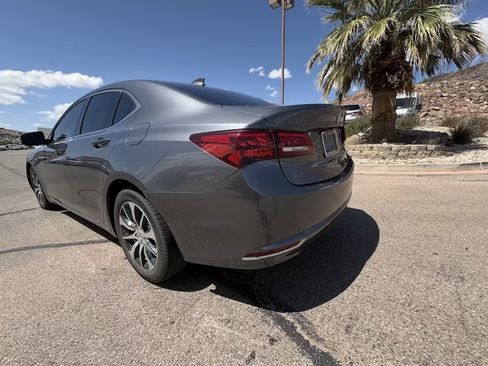 Used 2017 Acura TLX FWD image 3