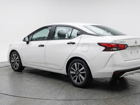 Used 2025 Nissan Versa SV FWD image 6