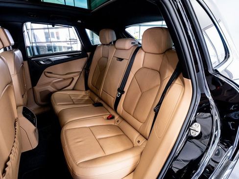 Used 2023 Porsche Macan image 52