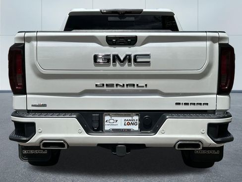 Used 2023 GMC Sierra 1500 Denali w/ Technology Package AWD/4WD image 4