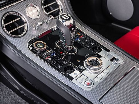 Used 2022 Bentley Continental GT AWD/4WD image 32