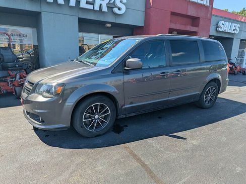 Used 2016 Dodge Grand Caravan R/T FWD image 4