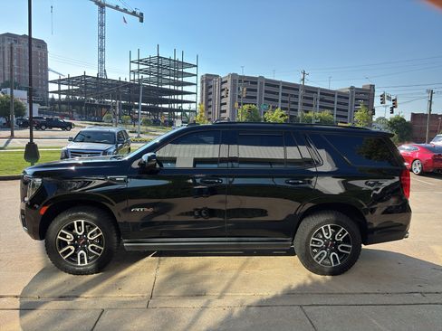 Used 2022 GMC Yukon AT4 AWD/4WD image 5