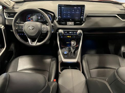 Used 2022 Toyota RAV4 Limited AWD/4WD image 10