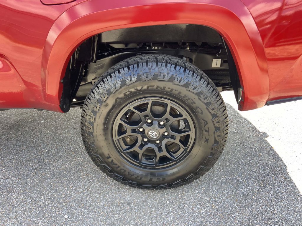 Used 2022 Toyota Tacoma SR5 RWD image 8