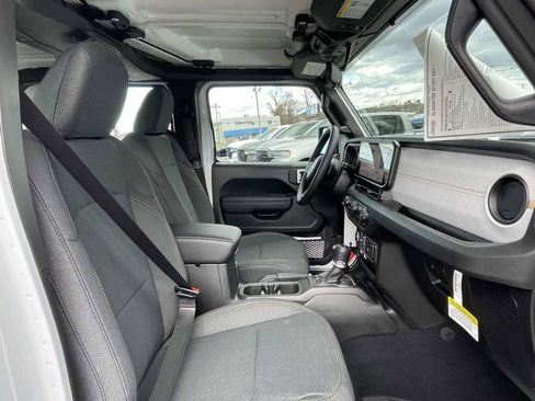 New 2026 Jeep Gladiator Sport image 15