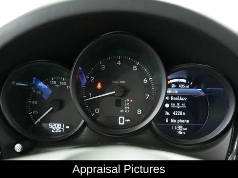 Certified 2022 Porsche Macan image 14