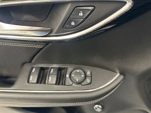 Used 2022 Buick Envision Preferred FWD image 19