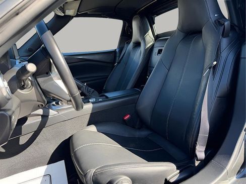 Used 2021 MAZDA MX-5 Miata RF Grand Touring image 10