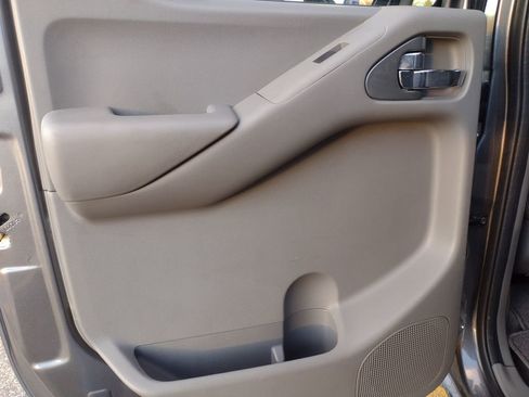 Used 2021 Nissan Frontier SV w/ SV Utility Package image 16