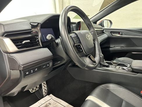Used 2025 Toyota Camry SE FWD image 6