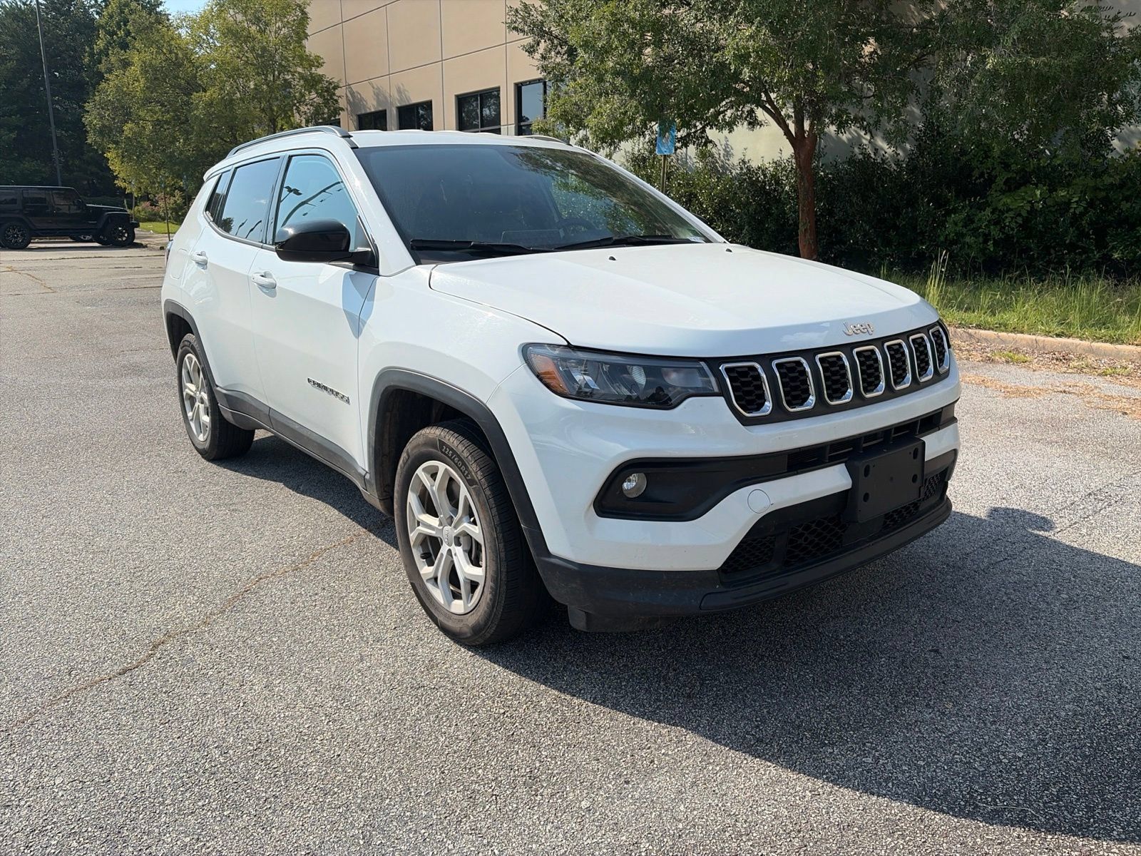 Used 2024 Jeep Compass Latitude AWD/4WD image 8
