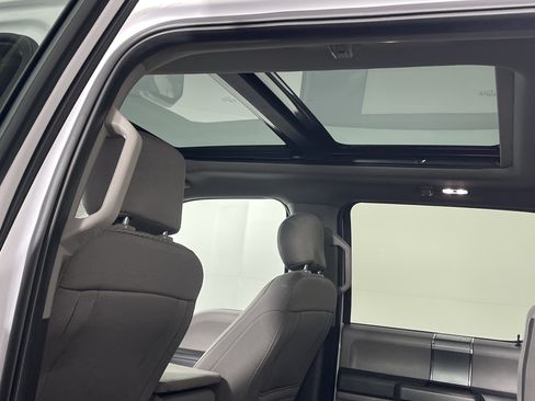 Used 2018 Ford F150 XLT w/ Equipment Group 302A Luxury AWD/4WD image 15