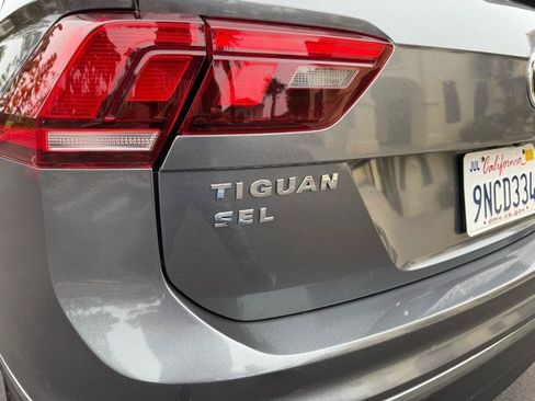 Used 2018 Volkswagen Tiguan SE AWD/4WD image 17