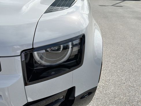 New 2026 Land Rover Defender 130 X-Dynamic SE image 43