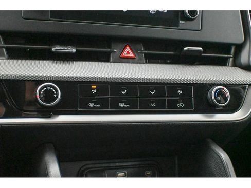 Used 2023 Kia Sportage LX image 40