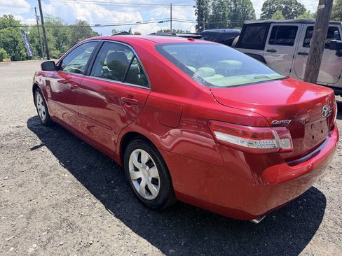 Used 2010 Toyota Camry LE FWD image 8
