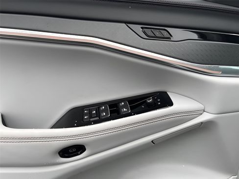 Used 2025 Jeep Wagoneer S Limited image 20