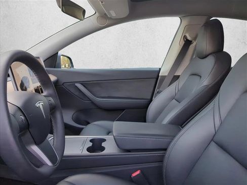 Used 2022 Tesla Model Y Performance image 10