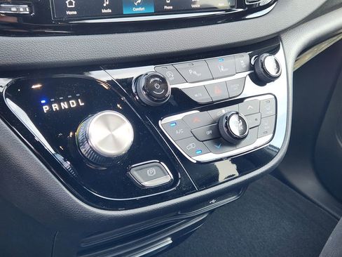 New 2026 Chrysler Voyager LX FWD image 19